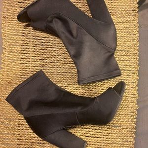 Gianni Bini Black Peep Toe Stretch Heels